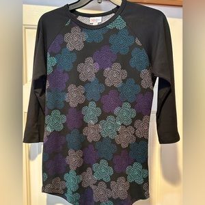 Women’s XS , multi colored 3/4 sleeved LuLaRoe blouse